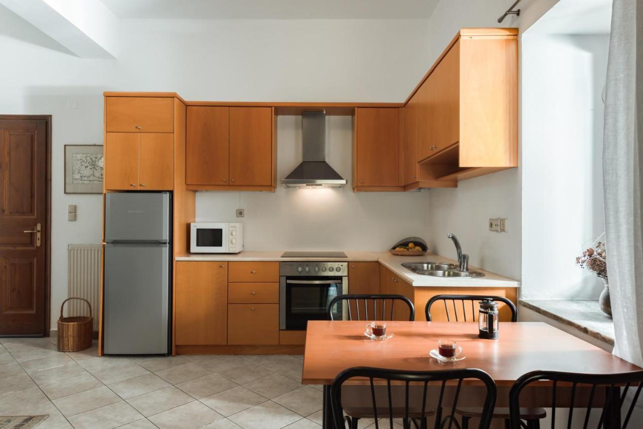 Aura Traditional Apartment Prines  ภายนอก รูปภาพ